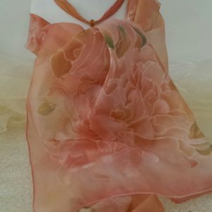 Foulard di seta chiffon arancio dipinto a mano