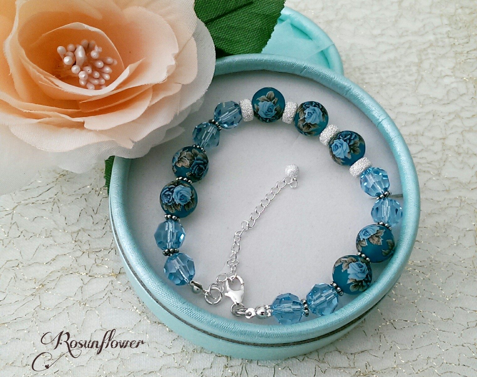 Bracciale azzurro con perle tensha