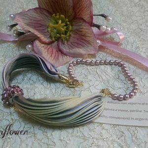 Bracciale rosa di seta e perle di swarovski