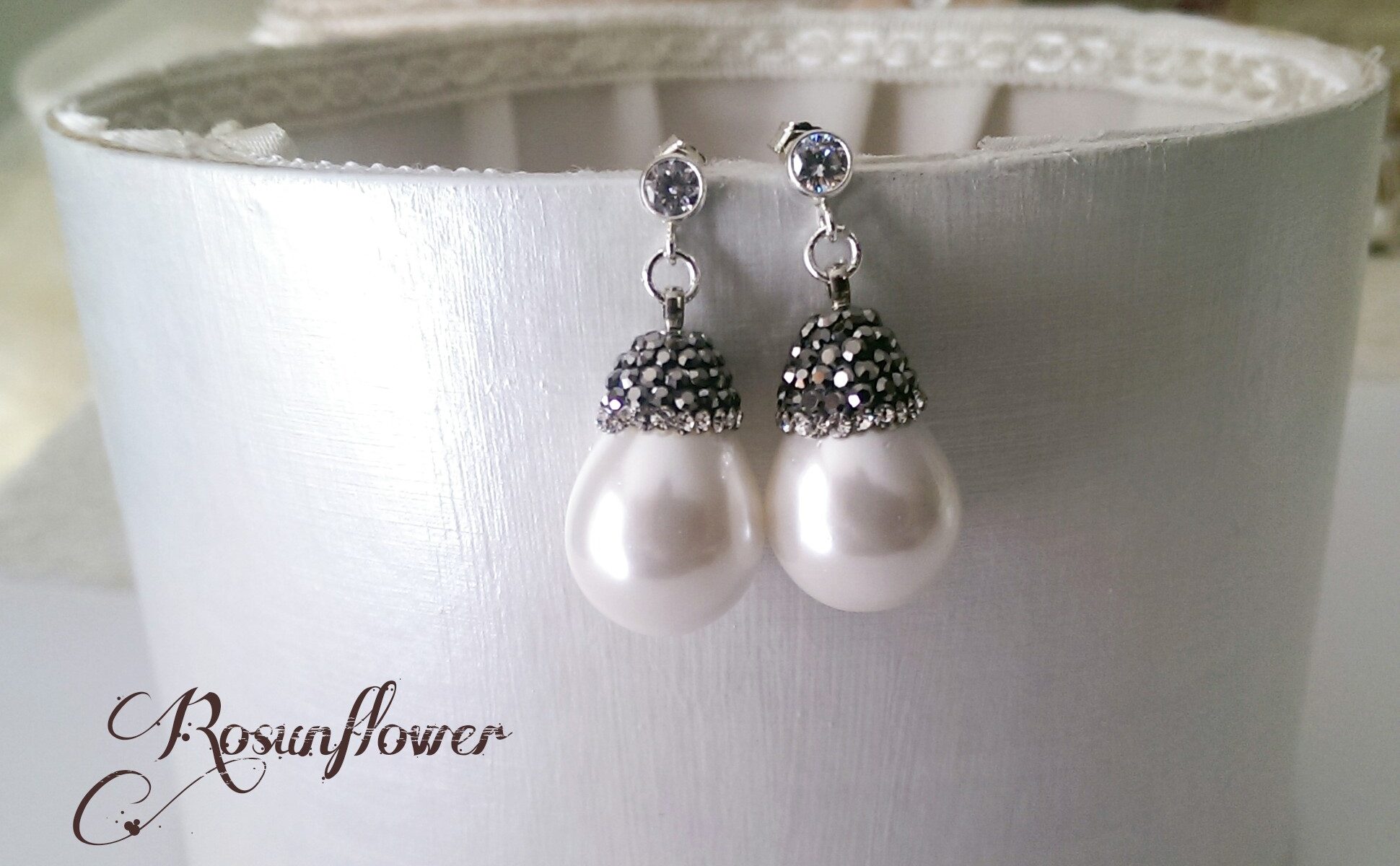 Orecchini con madreperla bianca e argento