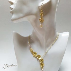 collana con orchidee