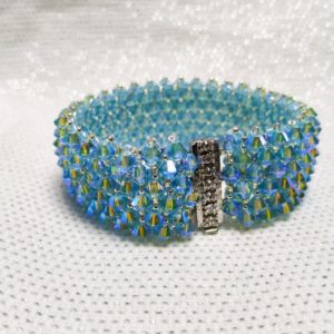 bracciale e orecchini di cristalli azzurro