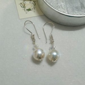 Orecchini pendenti in argento 925 e perle di swarovski