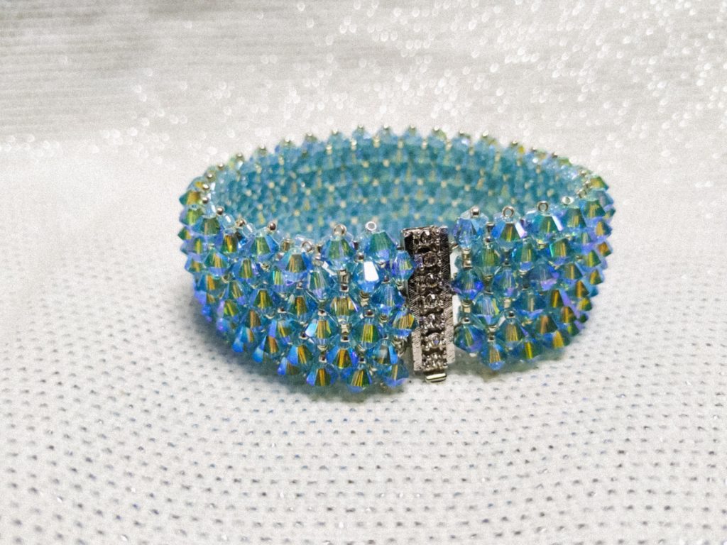 bracciale e orecchini di cristalli azzurro